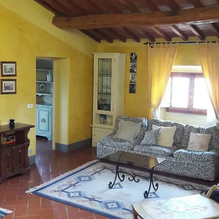 Apartment In Montespertoli